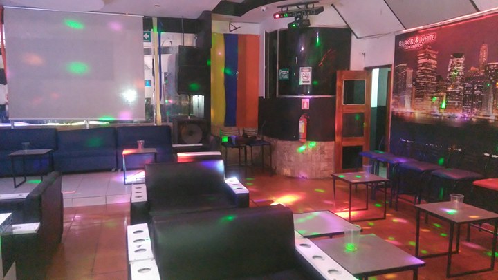 club Black and white 1