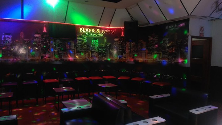 club Black and white 6