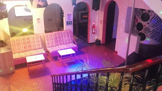 club cafe con piernas 4